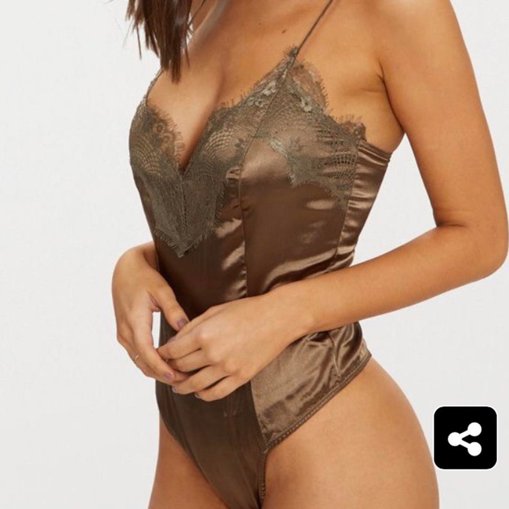 PRETTY LITTLE THING BODYSUIT